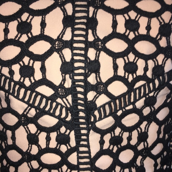 Black cocktail dress with intricate details - Picture 4 of 4